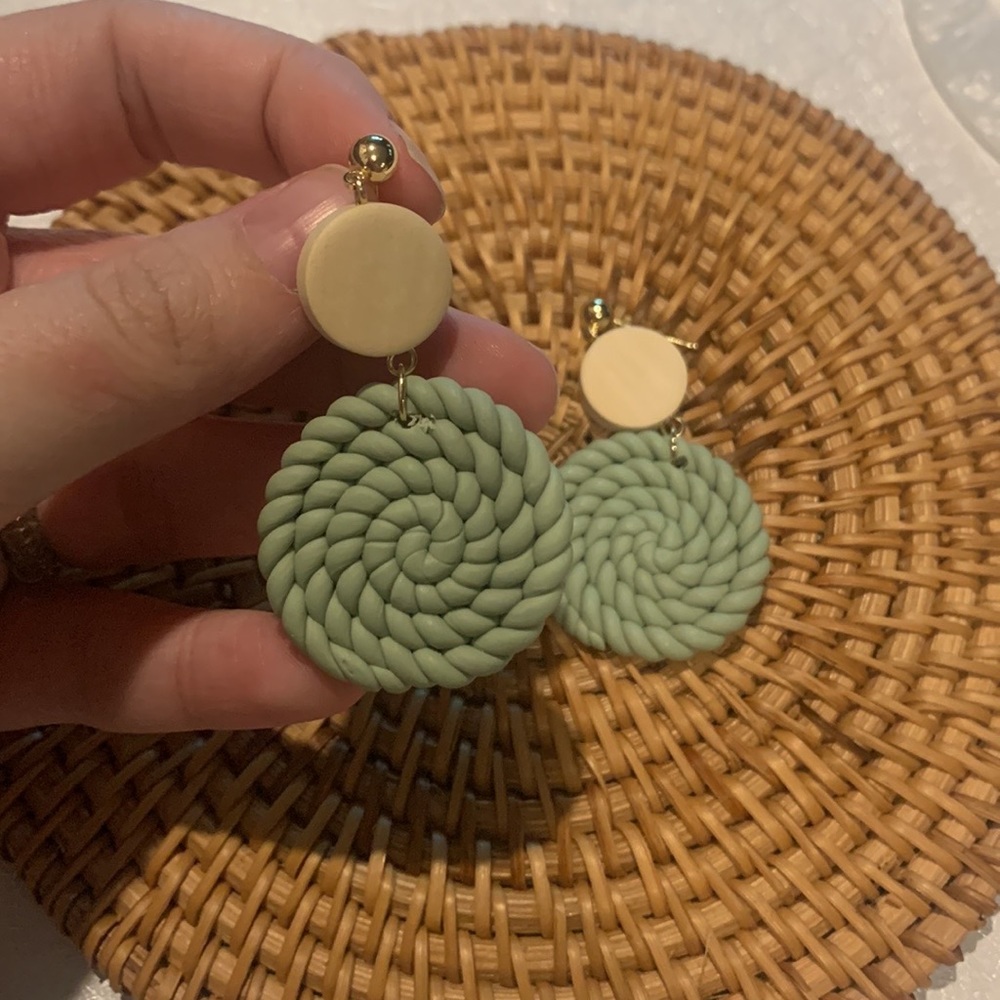 Circle Rope Earrings - Picture 2 of 3